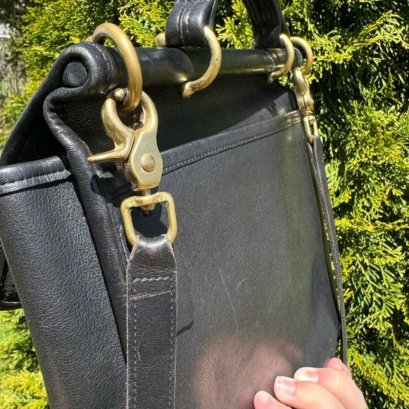 VINTAGE Coach Willis Bag 9927. Black Leather and Brass. - Picture 3 of 9